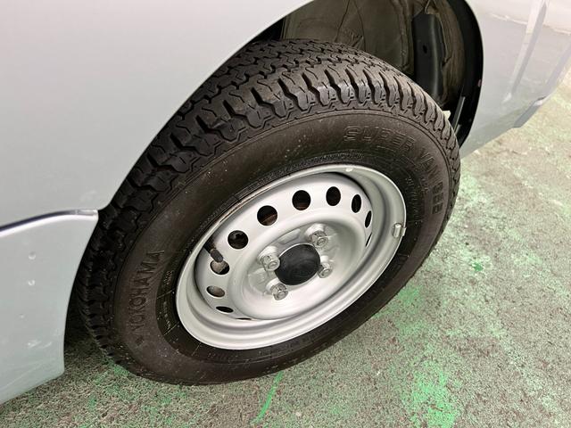 ハイゼットトラックジャンボエクストラ　走行１１２９２キロ／ＣＤチューナー１年保証距離無制限　走行距離１１２９２キロ　ＣＤチューナー　純正フロアマット　助手席エアバッグ　クリアランスソナー　ＬＥＤヘッドランプ　アイドリングストップ　ＬＥＤ荷台作業灯（埼玉県）の中古車