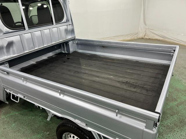 ハイゼットトラックジャンボエクストラ　走行１１２９２キロ／ＣＤチューナー１年保証距離無制限　走行距離１１２９２キロ　ＣＤチューナー　純正フロアマット　助手席エアバッグ　クリアランスソナー　ＬＥＤヘッドランプ　アイドリングストップ　ＬＥＤ荷台作業灯（埼玉県）の中古車