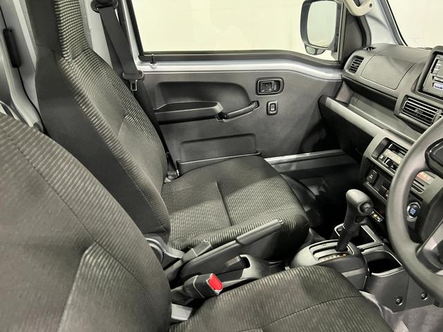 ハイゼットトラックジャンボエクストラ　走行１１２９２キロ／ＣＤチューナー１年保証距離無制限　走行距離１１２９２キロ　ＣＤチューナー　純正フロアマット　助手席エアバッグ　クリアランスソナー　ＬＥＤヘッドランプ　アイドリングストップ　ＬＥＤ荷台作業灯（埼玉県）の中古車