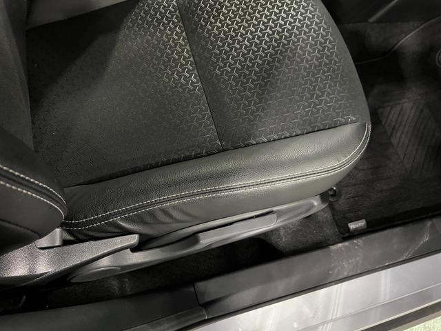ロッキープレミアム　走行８２７３８キロ／車検整備付／ナビ／ドラレコ１年保証・走行距離無制限　ブルートゥース　バックカメラ　ＥＴＣ　サイドエアバック　クリアランスソナー　オートマチックハイビーム　オートライト　ＬＥＤヘッドライト　シートヒーター（埼玉県）の中古車