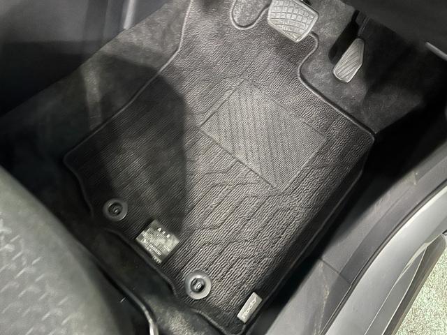 ロッキープレミアム　走行８２７３８キロ／車検整備付／ナビ／ドラレコ１年保証・走行距離無制限　ブルートゥース　バックカメラ　ＥＴＣ　サイドエアバック　クリアランスソナー　オートマチックハイビーム　オートライト　ＬＥＤヘッドライト　シートヒーター（埼玉県）の中古車