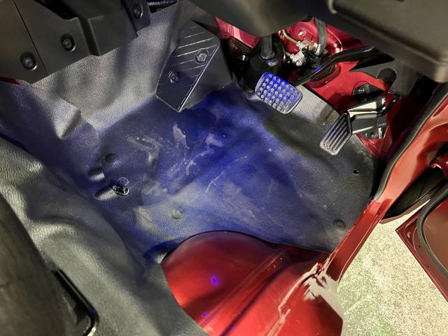 ハイゼットトラックジャンボエクストラ　走行７０３８キロ／ＬＥＤヘッドランプ１年保証距離無制限　走行距離７０３８キロ　フルセグナビ　バックカメラ　ブルートゥース　ドラレコ　純正マット　オートライト　ＬＥＤヘッドランプ　アイドリングストップ　プッシュボタンスタート（埼玉県）の中古車