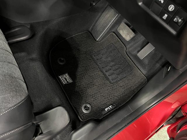 フィットホーム 走行4417キロ/ディスプレイオーディオ/ドラレコ一年保証・走行距離無制限 走行4417キロ ディスプレイオーディオ ブルートゥース バックカメラ ドラレコ ETC クリアランスソナー LEDヘッドライト オートライト(埼玉県)の中古車