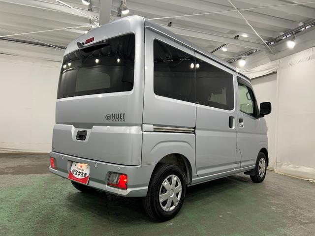 ハイゼットカーゴクルーズ 4WD/走行30251キロ/オートライト/マット1年保証距離無制限 走行距離30251キロ フロアマット 助手席エアバッグ クリアランスソナー オートライト アイドリングストップ 電動格納式ドアミラー(埼玉県)の中古車