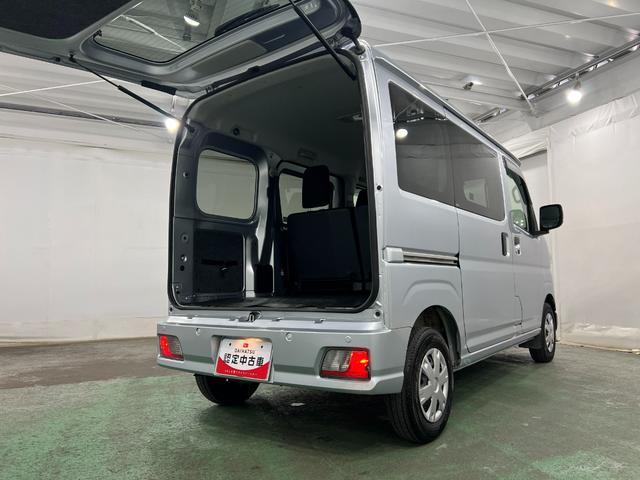 ハイゼットカーゴクルーズ 4WD/走行30251キロ/オートライト/マット1年保証距離無制限 走行距離30251キロ フロアマット 助手席エアバッグ クリアランスソナー オートライト アイドリングストップ 電動格納式ドアミラー(埼玉県)の中古車