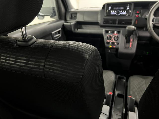 ハイゼットカーゴクルーズ 4WD/走行30251キロ/オートライト/マット1年保証距離無制限 走行距離30251キロ フロアマット 助手席エアバッグ クリアランスソナー オートライト アイドリングストップ 電動格納式ドアミラー(埼玉県)の中古車