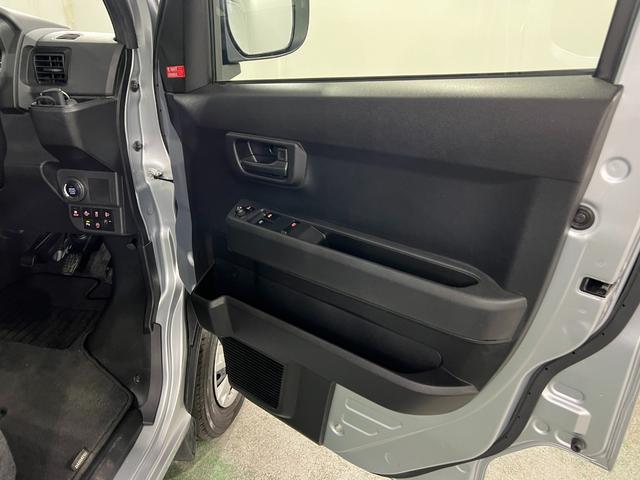 ハイゼットカーゴクルーズ 4WD/走行30251キロ/オートライト/マット1年保証距離無制限 走行距離30251キロ フロアマット 助手席エアバッグ クリアランスソナー オートライト アイドリングストップ 電動格納式ドアミラー(埼玉県)の中古車