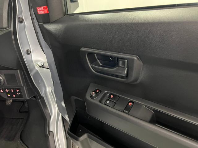 ハイゼットカーゴクルーズ 4WD/走行30251キロ/オートライト/マット1年保証距離無制限 走行距離30251キロ フロアマット 助手席エアバッグ クリアランスソナー オートライト アイドリングストップ 電動格納式ドアミラー(埼玉県)の中古車