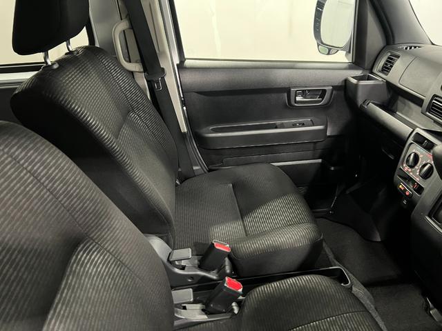 ハイゼットカーゴクルーズ 4WD/走行30251キロ/オートライト/マット1年保証距離無制限 走行距離30251キロ フロアマット 助手席エアバッグ クリアランスソナー オートライト アイドリングストップ 電動格納式ドアミラー(埼玉県)の中古車