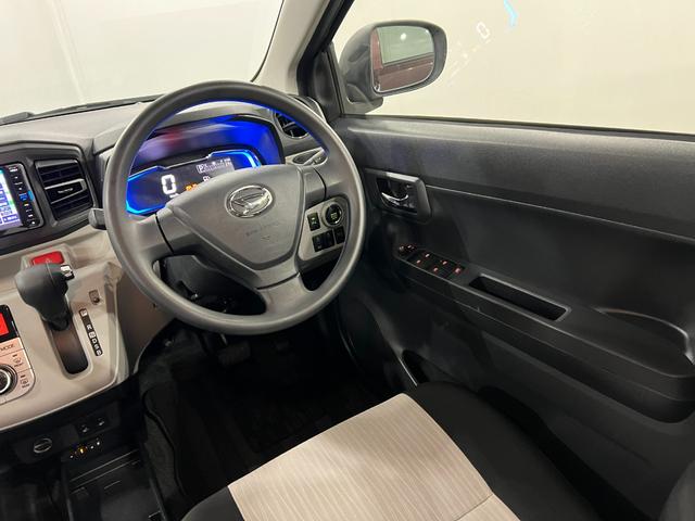 ミライースG SAIII 車検整備付/走行28095キロ/ナビBカメラ1年保証距離無制限 走行距離28095キロ フルセグナビ バックカメラ ブルートゥース 純正マット 助手席エアバッグ LEDヘッドランプ アイドリングストップ シートヒーター プッシュボタンスタート(埼玉県)の中古車