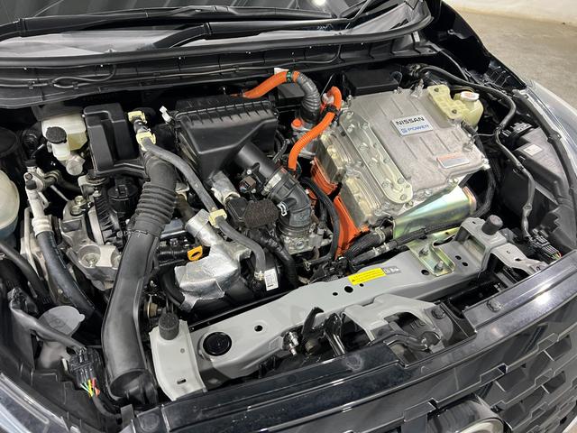 キックスＸ　ツートーンインテリアエディション　走行３５５２４キロ１年保証距離無制限　走行距離３５５２４キロ　フルセグナビ　全周囲カメラ　ドラレコ　純正マット　サイドエアバッグ　ＬＥＤヘッドランプ　シートヒーター　電動格納式ドアミラー　キーフリー（埼玉県）の中古車