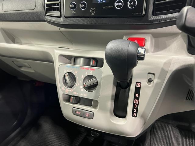 ミライースX SAIII 走行21111キロ/CDチューナー/マット1年保証距離無制限 走行距離21111キロ CDチューナー 純正カーペットマット 助手席エアバッグ クリアランスソナー LEDヘッドランプ アイドリングストップ 電動格納式ドアミラー キーフリー(埼玉県)の中古車