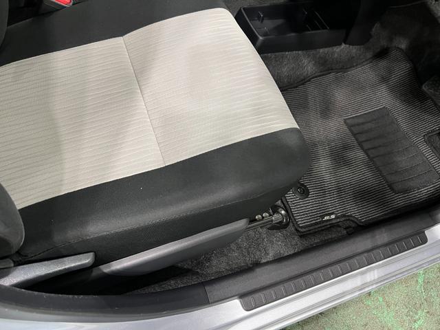 ミライースX SAIII 走行21111キロ/CDチューナー/マット1年保証距離無制限 走行距離21111キロ CDチューナー 純正カーペットマット 助手席エアバッグ クリアランスソナー LEDヘッドランプ アイドリングストップ 電動格納式ドアミラー キーフリー(埼玉県)の中古車