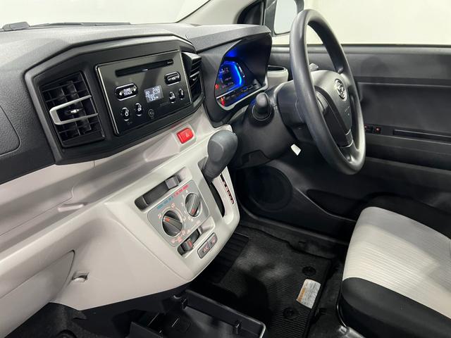 ミライースX SAIII 走行21111キロ/CDチューナー/マット1年保証距離無制限 走行距離21111キロ CDチューナー 純正カーペットマット 助手席エアバッグ クリアランスソナー LEDヘッドランプ アイドリングストップ 電動格納式ドアミラー キーフリー(埼玉県)の中古車
