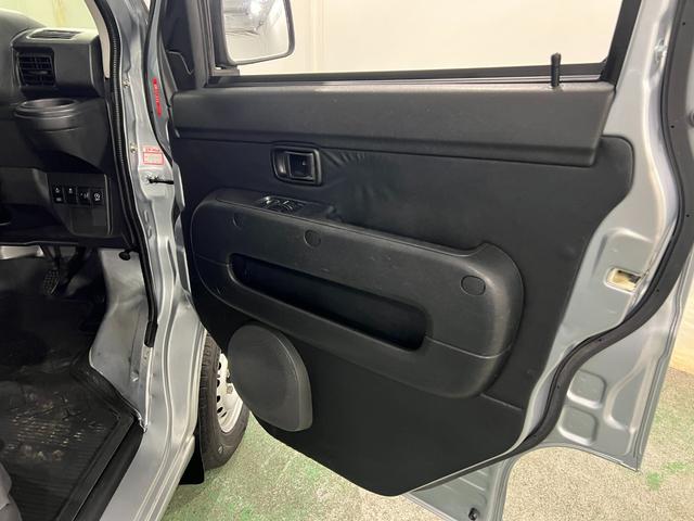 ハイゼットカーゴデラックスＳＡIII　車検整備付／５８１９８キロ／ナビ１年保証距離無制限　走行距離５８１９８キロ　フルセグナビ　バックカメラ　ブルートゥース　ドラレコ　純正マット　アイドリングストップ（埼玉県）の中古車