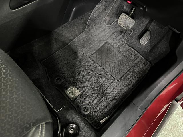 ロッキープレミアムＧ　走行３７０１２キロ／雹害／ナビ／バックカメラ１年保証・走行距離無制限　ブルートゥース　ＥＴＣ　ドラレコ　　サイドエアバック　クリアランスソナー　オートマチックハイビーム　オートライト　ＬＥＤヘッドライト　シートヒーター（埼玉県）の中古車