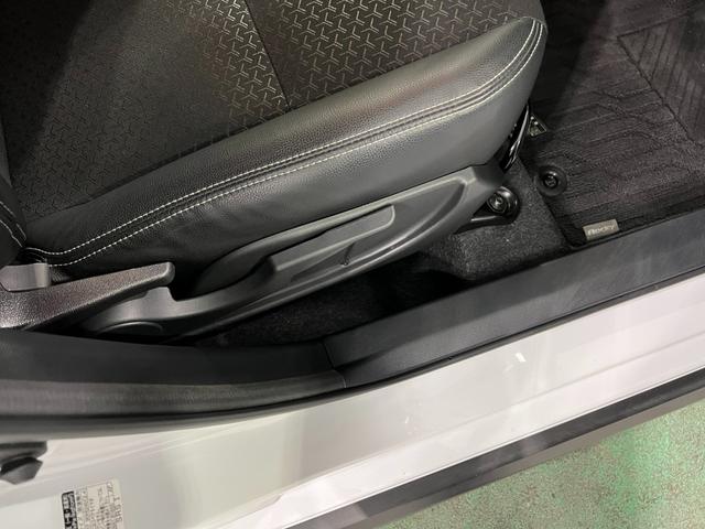 ロッキープレミアム 走行14241キロ/純正9インチナビ/ドラレコ1年保証距離無制限 走行距離14241キロ 純正フルセグナビ バックカメラ ドラレコ 純正マット サイドエアバッグ LEDヘッドランプ アイドリングストップ シートヒーター オート格納式ドアミラー(埼玉県)の中古車