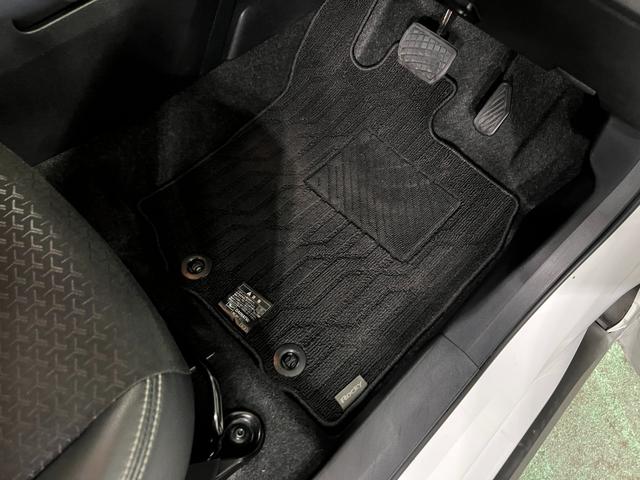 ロッキープレミアム 走行14241キロ/純正9インチナビ/ドラレコ1年保証距離無制限 走行距離14241キロ 純正フルセグナビ バックカメラ ドラレコ 純正マット サイドエアバッグ LEDヘッドランプ アイドリングストップ シートヒーター オート格納式ドアミラー(埼玉県)の中古車