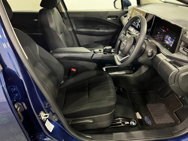 ノートX 走行5662キロ/ナビ/全周囲カメラ1年保証・走行距離無制限 Bluetooth サイドエアバック オートライト LEDヘッドライト 助手席エアバック 純正カーペットマット(埼玉県)の中古車