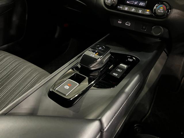ノートX 走行5662キロ/ナビ/全周囲カメラ1年保証・走行距離無制限 Bluetooth サイドエアバック オートライト LEDヘッドライト 助手席エアバック 純正カーペットマット(埼玉県)の中古車