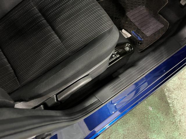 ノートX 走行5662キロ/ナビ/全周囲カメラ1年保証・走行距離無制限 Bluetooth サイドエアバック オートライト LEDヘッドライト 助手席エアバック 純正カーペットマット(埼玉県)の中古車
