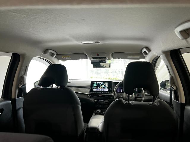ノートX 走行5662キロ/ナビ/全周囲カメラ1年保証・走行距離無制限 Bluetooth サイドエアバック オートライト LEDヘッドライト 助手席エアバック 純正カーペットマット(埼玉県)の中古車