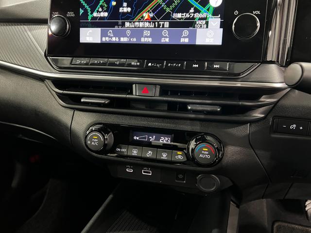 ノートX 走行5662キロ/ナビ/全周囲カメラ1年保証・走行距離無制限 Bluetooth サイドエアバック オートライト LEDヘッドライト 助手席エアバック 純正カーペットマット(埼玉県)の中古車