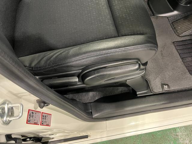 N−BOXカスタムG ターボSSブラックスタイルパッケージ ナビ/バックカメラ1年保証距離無制限 走行距離41161キロ 車検整備付 ワンセグナビ Bluetooth バックカメラ 純正マット サイドエアバッグ HIDヘッドランプ シートヒーター 両側電動スライドドア(埼玉県)の中古車