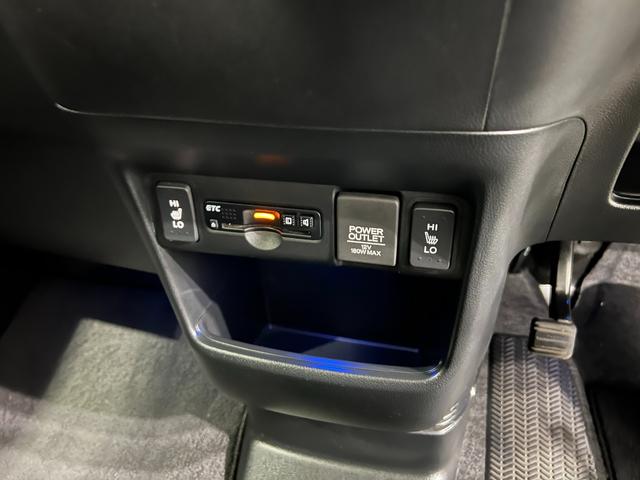 N−BOXカスタムG ターボSSブラックスタイルパッケージ ナビ/バックカメラ1年保証距離無制限 走行距離41161キロ 車検整備付 ワンセグナビ Bluetooth バックカメラ 純正マット サイドエアバッグ HIDヘッドランプ シートヒーター 両側電動スライドドア(埼玉県)の中古車