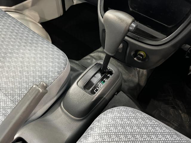 ハイゼットトラックエアコン・パワステ　スペシャル　走行８８０３８キロ／４ＷＤ一年保証・走行距離無制限　純正マット　４ＷＤ　オートマ　板キー　ＡＭＦＭラジオ　エアコン　パワステ　取扱説明書　整備記録簿（埼玉県）の中古車