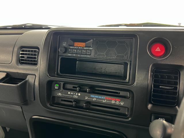 ハイゼットトラックエアコン・パワステ　スペシャル　走行８８０３８キロ／４ＷＤ一年保証・走行距離無制限　純正マット　４ＷＤ　オートマ　板キー　ＡＭＦＭラジオ　エアコン　パワステ　取扱説明書　整備記録簿（埼玉県）の中古車