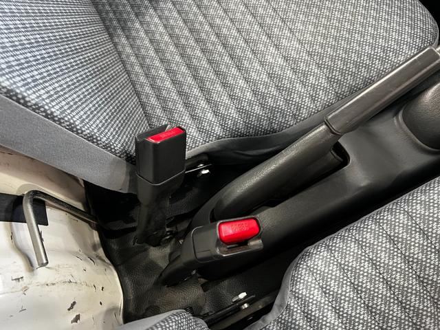 ハイゼットトラックエアコン・パワステ　スペシャル　走行８８０３８キロ／４ＷＤ一年保証・走行距離無制限　純正マット　４ＷＤ　オートマ　板キー　ＡＭＦＭラジオ　エアコン　パワステ　取扱説明書　整備記録簿（埼玉県）の中古車