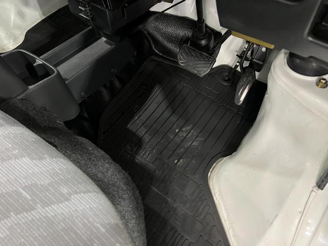 キャリイトラックKCエアコン・パワステ 走行17838キロ/4WD1年保証・走行距離無制限 4WD 助手席エアバック 純正マット エアコン パワステ ラジオ(埼玉県)の中古車
