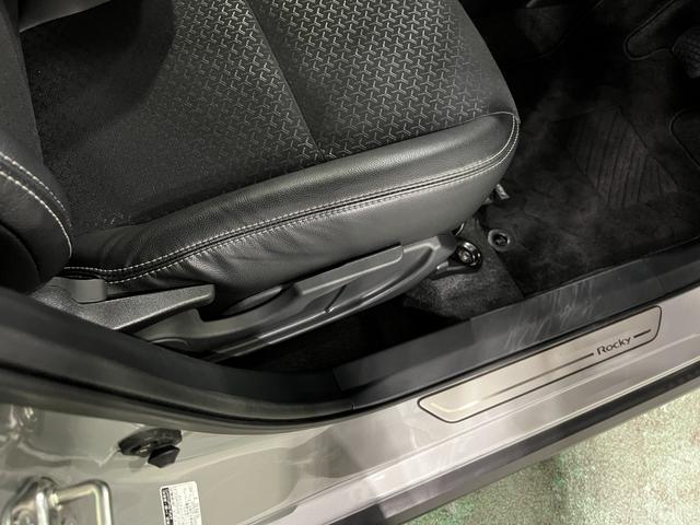 ロッキープレミアムG 走行17327キロ/フルセグナビ/バックカメラ1年保証・走行距離無制限 Bluetooth ドラレコ サイドエアバック クリアランスソナー オートライト LEDヘッドライト シートヒーター 両側電動スライドドア(埼玉県)の中古車
