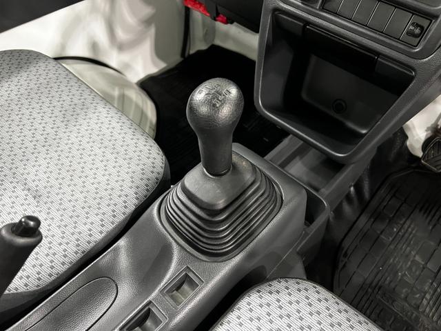 スクラムトラックKCエアコン・パワステ 走行41304キロ/5速MT/2WD一年保証・走行距離無制限 走行41304キロ 助手席エアバック 純正マット AMFMラジオ 5速MT 2WD 板キー エアコンパワステ(埼玉県)の中古車