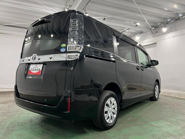 ヴォクシーＸ　４ＷＤ／走行２９７６０キロ／ナビ／ドラレコ／後席モニター１年保証距離無制限　走行距離２９７６０キロ　フルセグナビ　バックカメラ　ブルートゥース　ドラレコ　後席モニター　ＬＥＤヘッドランプ　アイドリングストップ　両側電動スライドドア（埼玉県）の中古車