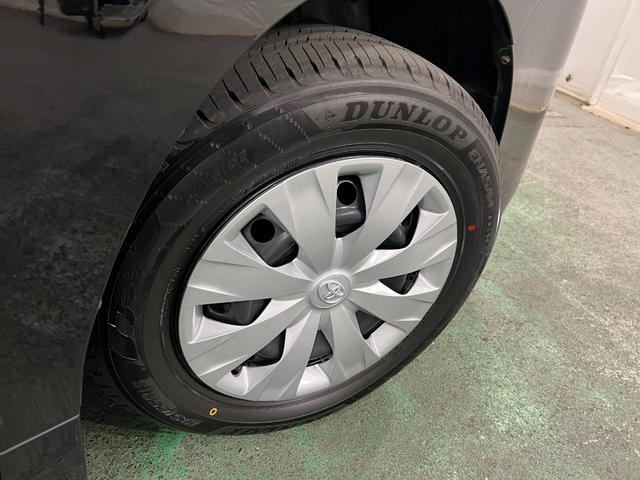ヴォクシーＸ　４ＷＤ／走行２９７６０キロ／ナビ／ドラレコ／後席モニター１年保証距離無制限　走行距離２９７６０キロ　フルセグナビ　バックカメラ　ブルートゥース　ドラレコ　後席モニター　ＬＥＤヘッドランプ　アイドリングストップ　両側電動スライドドア（埼玉県）の中古車