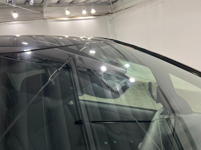 ヴォクシーＸ　４ＷＤ／走行２９７６０キロ／ナビ／ドラレコ／後席モニター１年保証距離無制限　走行距離２９７６０キロ　フルセグナビ　バックカメラ　ブルートゥース　ドラレコ　後席モニター　ＬＥＤヘッドランプ　アイドリングストップ　両側電動スライドドア（埼玉県）の中古車