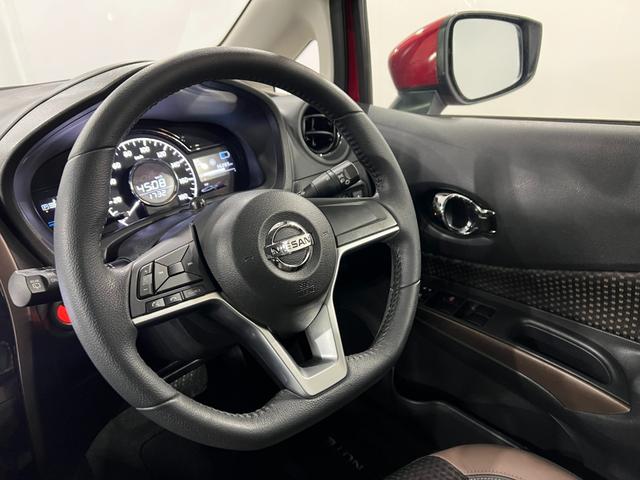 ノートe−パワー メダリスト 車検整備付/走行36285キロ/ナビ1年保証距離無制限 走行距離36285キロ フルセグナビ バックカメラ ブルートゥース ドラレコ 純正マット 助手席エアバッグ LEDヘッドランプ 電動格納式ドアミラー(埼玉県)の中古車
