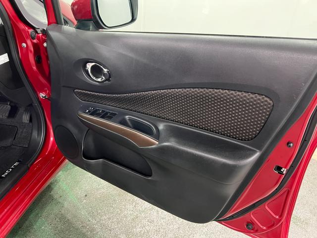 ノートe−パワー メダリスト 車検整備付/走行36285キロ/ナビ1年保証距離無制限 走行距離36285キロ フルセグナビ バックカメラ ブルートゥース ドラレコ 純正マット 助手席エアバッグ LEDヘッドランプ 電動格納式ドアミラー(埼玉県)の中古車