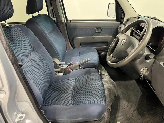 ハイゼットカーゴクルーズ 走行86036キロ/車検整備付/タイヤ4本交換一年保証・走行距離無制限 車検整備付 タイヤ4本交換 純正カーペットマット 助手席エアバック エアコンパワステ オートマ(埼玉県)の中古車