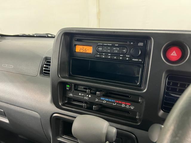 ハイゼットカーゴクルーズ 走行86036キロ/車検整備付/タイヤ4本交換一年保証・走行距離無制限 車検整備付 タイヤ4本交換 純正カーペットマット 助手席エアバック エアコンパワステ オートマ(埼玉県)の中古車