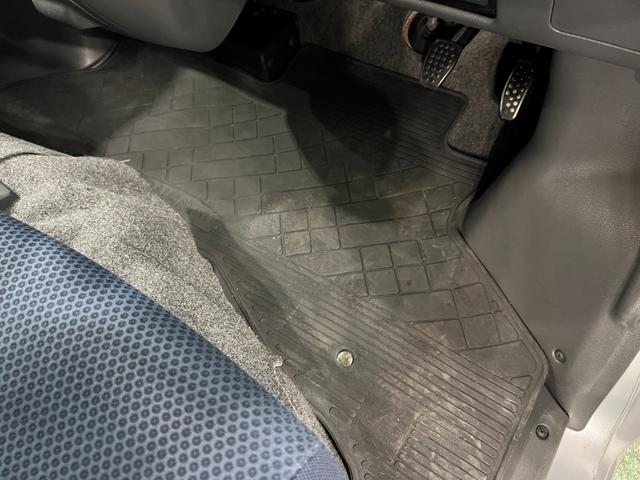 ハイゼットカーゴクルーズ 走行86036キロ/車検整備付/タイヤ4本交換一年保証・走行距離無制限 車検整備付 タイヤ4本交換 純正カーペットマット 助手席エアバック エアコンパワステ オートマ(埼玉県)の中古車