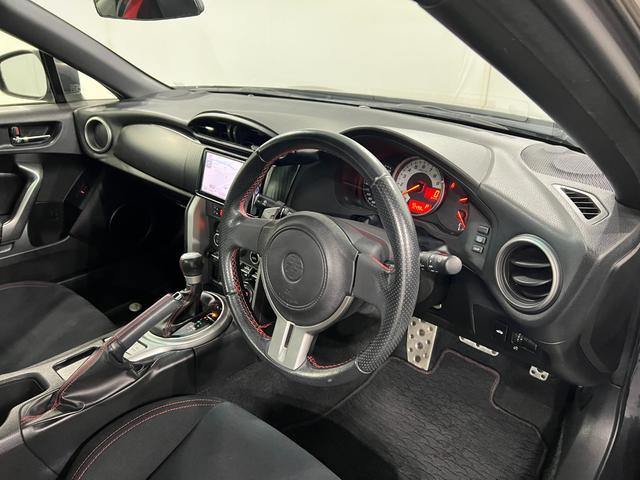 86GT 車検整備付/AT車/走行72498キロ/ナビ1年保証距離無制限 走行距離72498キロ AT車 フルセグナビ ブルートゥース 純正マット サイドエアバッグ LEDヘッドランプ(埼玉県)の中古車