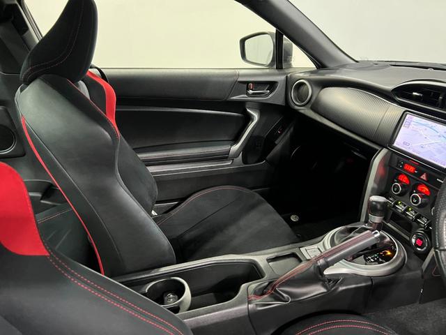 86GT 車検整備付/AT車/走行72498キロ/ナビ1年保証距離無制限 走行距離72498キロ AT車 フルセグナビ ブルートゥース 純正マット サイドエアバッグ LEDヘッドランプ(埼玉県)の中古車