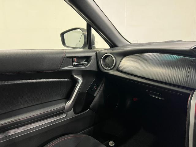 86GT 車検整備付/AT車/走行72498キロ/ナビ1年保証距離無制限 走行距離72498キロ AT車 フルセグナビ ブルートゥース 純正マット サイドエアバッグ LEDヘッドランプ(埼玉県)の中古車