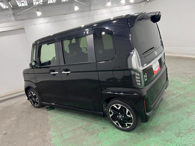 N−BOXカスタムG・Lターボホンダセンシング 走行28321キロ/ナビ1年保証・走行距離無制限 タイヤ4本交換 フルセグナビ Bluetooth バックドア ドラレコ オートライト LEDヘッドライト ベンチシート 両側電動スライドドア(埼玉県)の中古車