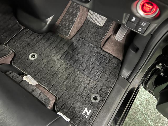 N−BOXカスタムG・Lターボホンダセンシング 走行28321キロ/ナビ1年保証・走行距離無制限 タイヤ4本交換 フルセグナビ Bluetooth バックドア ドラレコ オートライト LEDヘッドライト ベンチシート 両側電動スライドドア(埼玉県)の中古車