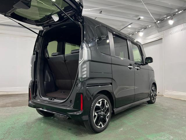 N−BOXカスタムG・Lターボホンダセンシング 走行28321キロ/ナビ1年保証・走行距離無制限 タイヤ4本交換 フルセグナビ Bluetooth バックドア ドラレコ オートライト LEDヘッドライト ベンチシート 両側電動スライドドア(埼玉県)の中古車