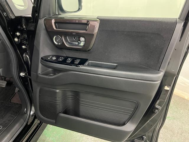 N−BOXカスタムG・Lターボホンダセンシング 走行28321キロ/ナビ1年保証・走行距離無制限 タイヤ4本交換 フルセグナビ Bluetooth バックドア ドラレコ オートライト LEDヘッドライト ベンチシート 両側電動スライドドア(埼玉県)の中古車